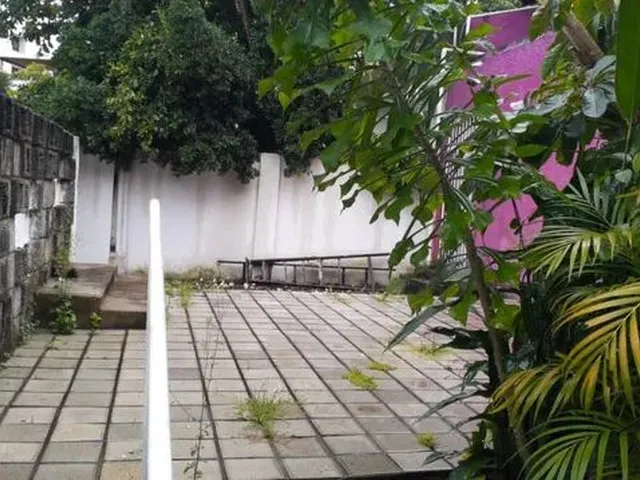 Imagem: A casa possui 3 Dormitórios, 2 Suítes, 1 Banheiro, 4