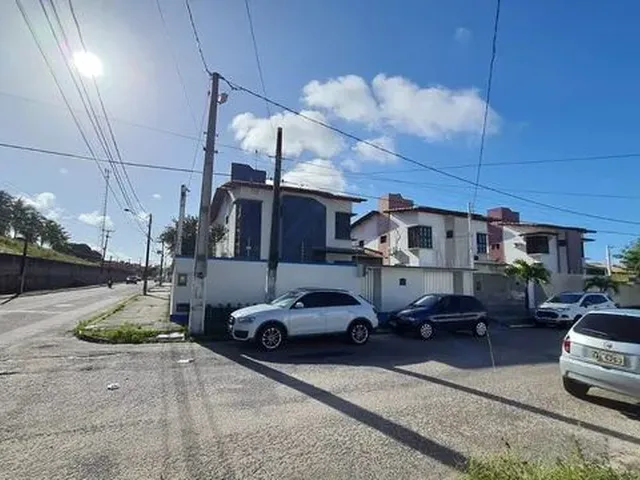 Imagem 14: Sobrado para Aluguel Possui 207 Metros Quadrados com 3 Quartos em Capim Macio - Natal - Rn