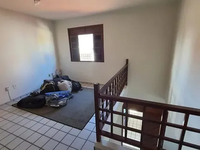 Imagem 7: Sobrado para Aluguel Possui 207 Metros Quadrados com 3 Quartos em Capim Macio - Natal - Rn