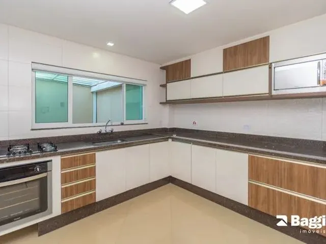 Imagem 13: Casa de 4 Quartos para Alugar no Bairro Campo Comprido