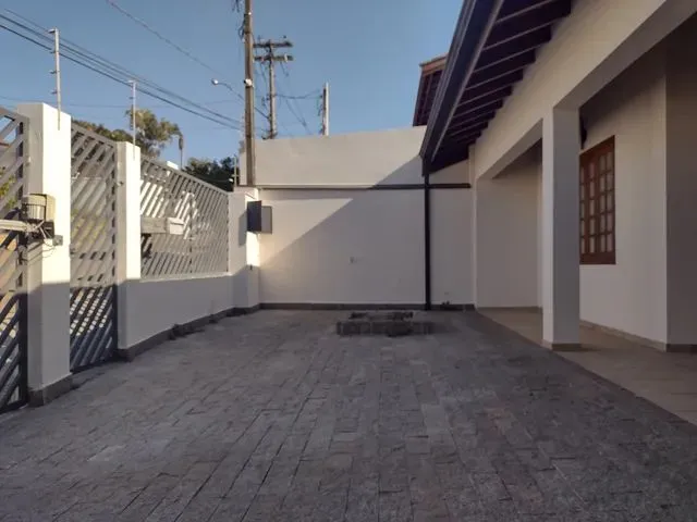 Imagem: Térrea com Churrasqueira em Local Tranquilo