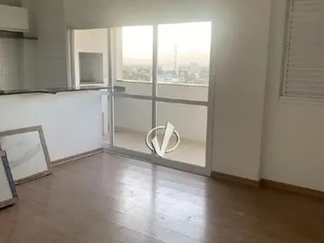 Imagem: O apartamento possui 2 Dormitórios, 1 Suíte, 2 Banheiros,