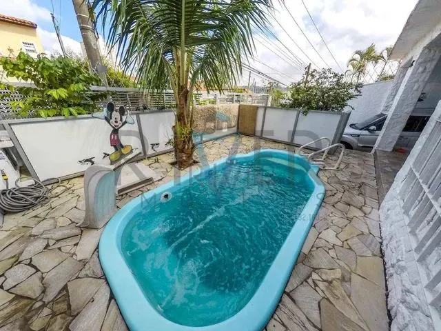 Imagem: Casa Térrea com Piscina no Centro de Poá/Sp