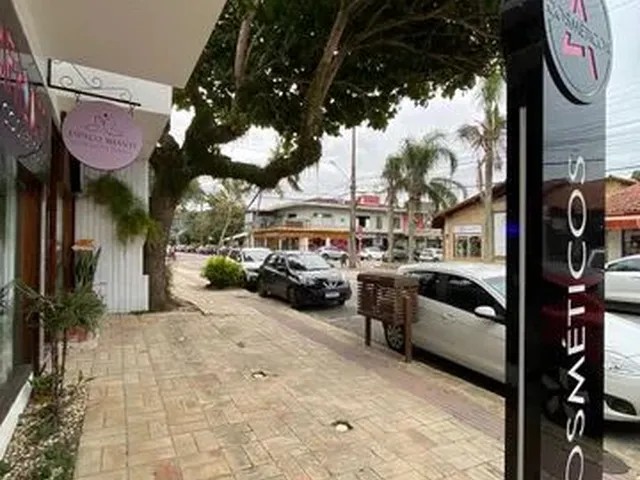 Imagem: Loja Montada de Cosméticos a Venda no Centro