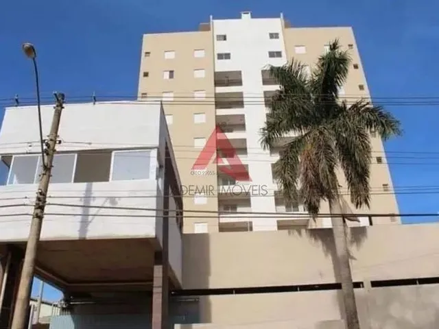 Imagem: O apartamento possui 2 Dormitórios, 1 Suíte, 2 Banheiros,