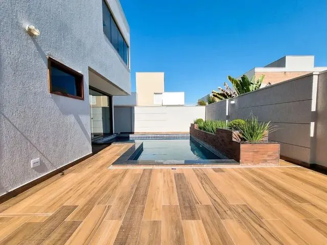 Imagem: Cód. 9615 - Casa com 4 Dormitórios À