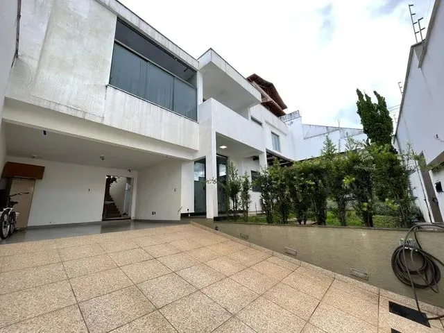Imagem 16: Excelente Casa Duplex com 5 Quartos, 1 Suíte, Varanda e 4 Vagas no Bairro Trevo
