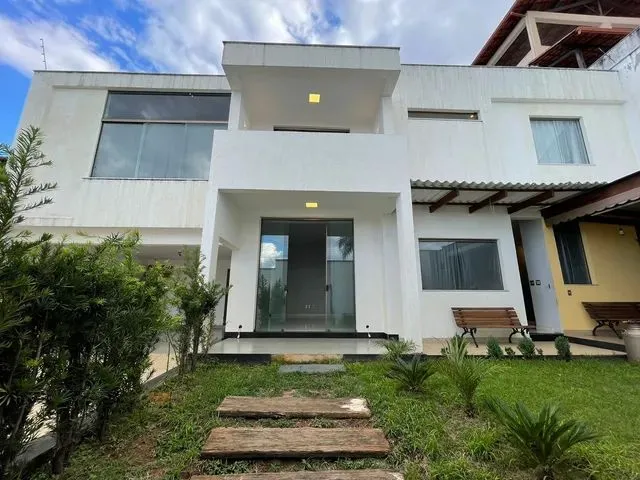 Imagem 10: Excelente Casa Duplex com 5 Quartos, 1 Suíte, Varanda e 4 Vagas no Bairro Trevo