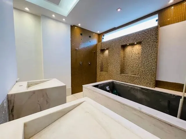 Imagem 13: Excelente Casa Duplex com 5 Quartos, 1 Suíte, Varanda e 4 Vagas no Bairro Trevo