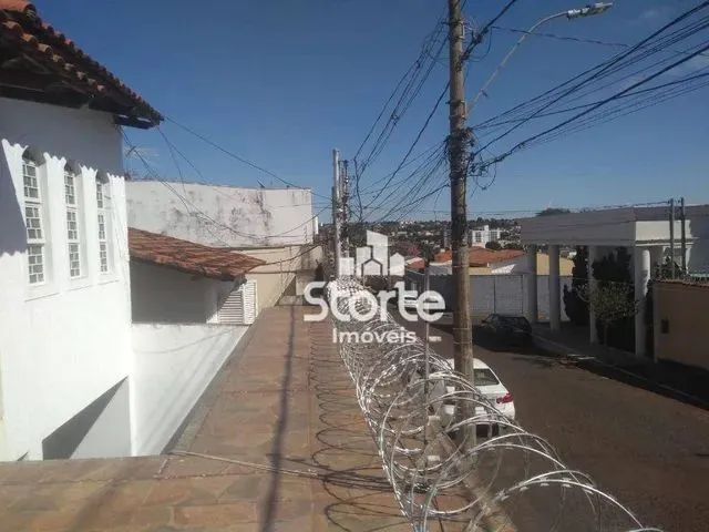 Imagem 14: Casa com 3 Dormitórios para Alugar, 280 M² por R$ 3.800/Mês - Tabajaras