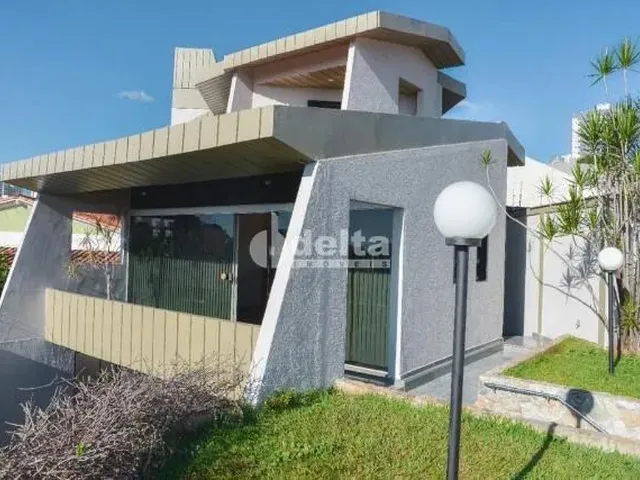 Imagem: Casa para Aluguel, 4 Quartos, 2 Suítes