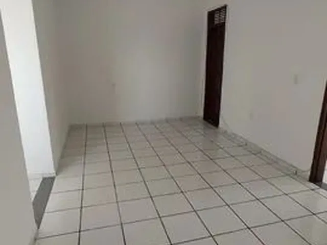 Imagem 4: Aluga-Se Casa/Sobrado para Aluguel no Bairro de Candelária !