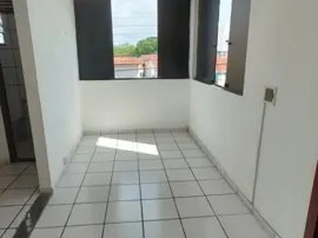 Imagem 9: Aluga-Se Casa/Sobrado para Aluguel no Bairro de Candelária !