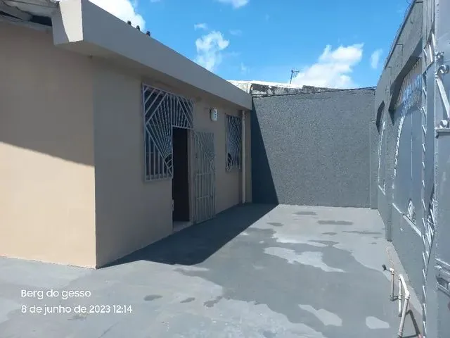 Imagem: Casa com 2 Quartos, Garagem Ampla e Quintal