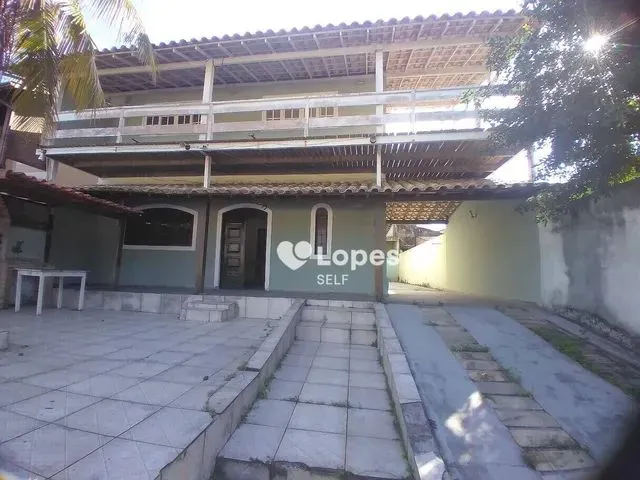 Imagem: Casa com 6 Dormitórios À Venda, 350 M²