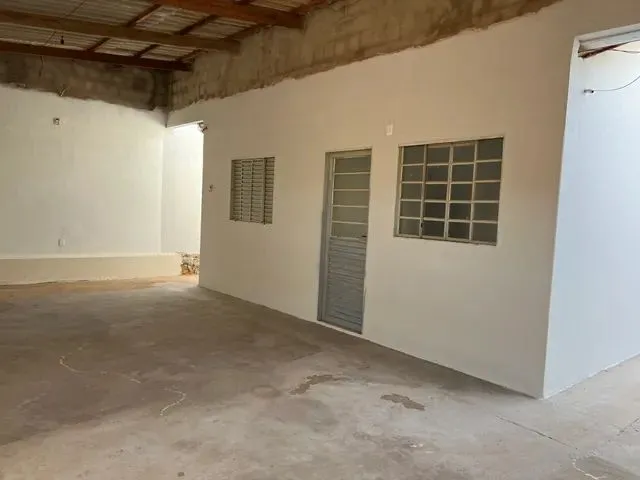 Imagem 2: Casa para Aluguel Tem 200 Metros Quadrados com 2 Quartos em Morada da Serra - Cuiabá - Mt