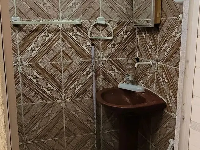 Imagem 2: Casa pra Alugar Leia o Anúncio