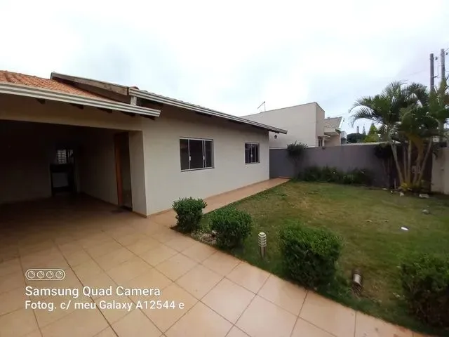 Imagem 7: Casa para Aluguel Possui 200 Metros Quadrados com 3 Quartos em Manoel Müller - Rolândia
