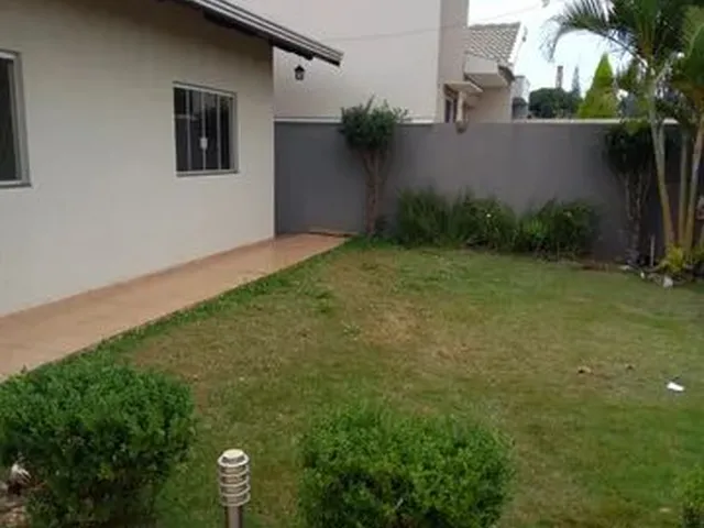 Imagem 16: Casa para Aluguel Possui 200 Metros Quadrados com 3 Quartos em Manoel Müller - Rolândia