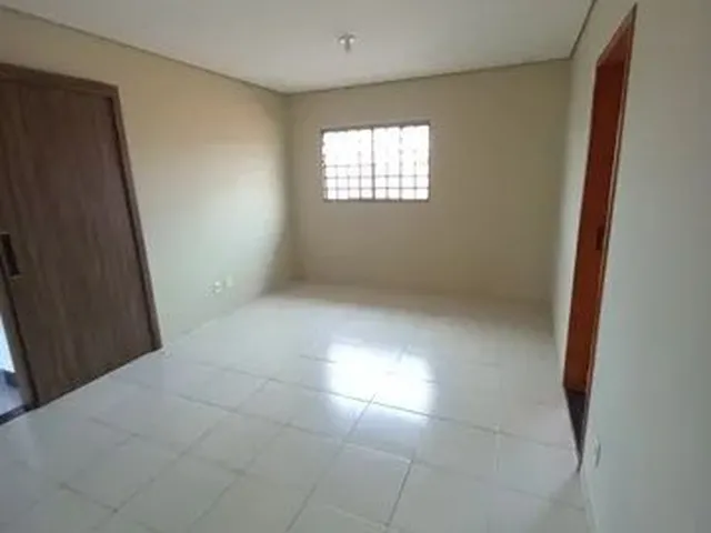 Imagem 14: Casa para Aluguel Possui 200 Metros Quadrados com 3 Quartos em Manoel Müller - Rolândia