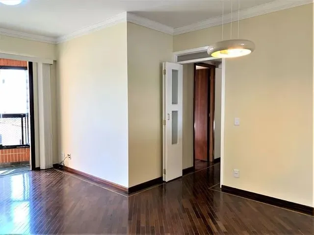 Imagem: O apartamento possui 3 Dormitórios, 1 Suíte, 2 Banheiros,
