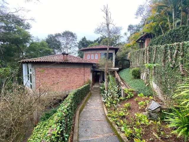 Imagem: Linda Casa no Golf com 4 Quartos Sem Taxa