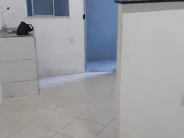Imagem: Alugo Kit Net Leia o Anúncio