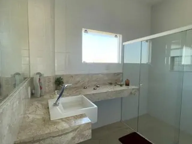 Imagem 12: Casa para Aluguel com 380 Metros Quadrados com 5 Quartos em Jardim Itália - Cuiabá - Mt