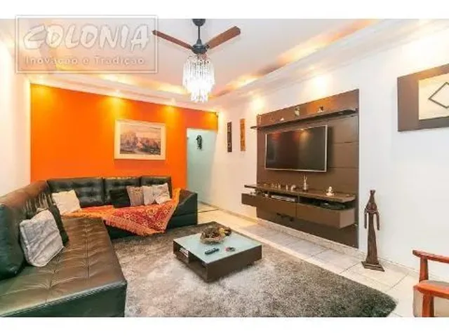 Imagem: A casa possui 3 Dormitórios, 2 Suítes, 4 Banheiros, 2