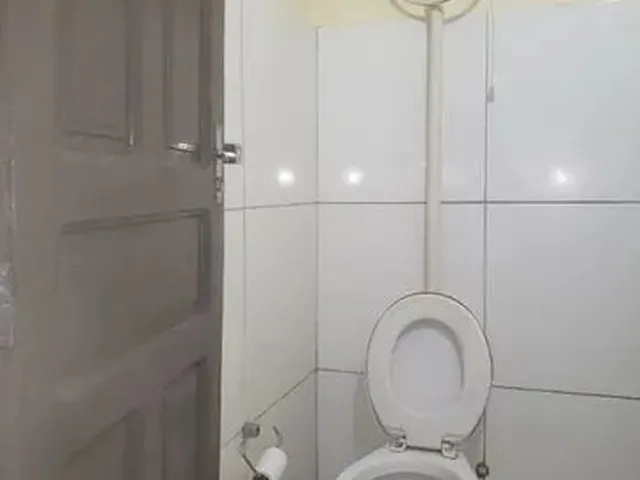 Imagem 1: Kitnet no Centro, com Cama/Roupeiro, Livre de Energia, Agua e Internet $ 770,00
