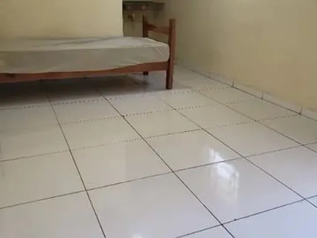 Imagem 4: Kitnet no Centro, com Cama/Roupeiro, Livre de Energia, Agua e Internet $ 770,00