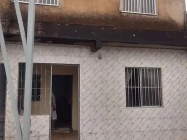 Imagem: Casa de Quatro a Venda no Centro de Lauro