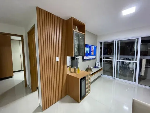 Imagem: O apartamento possui 2 Dormitórios, 1 Suíte, 2 Banheiros,