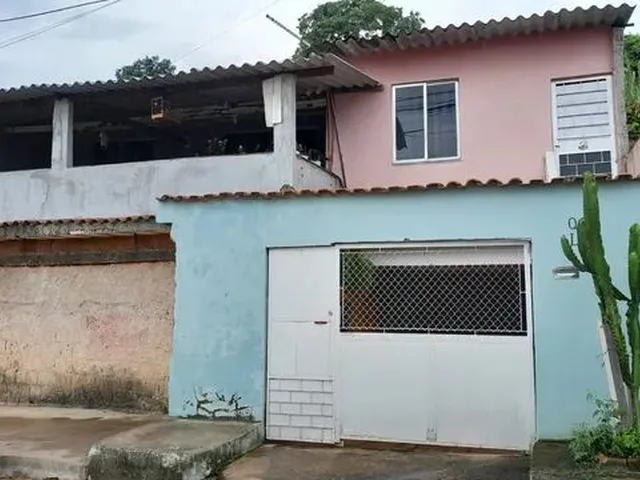Imagem: 2 Casas com Garagem