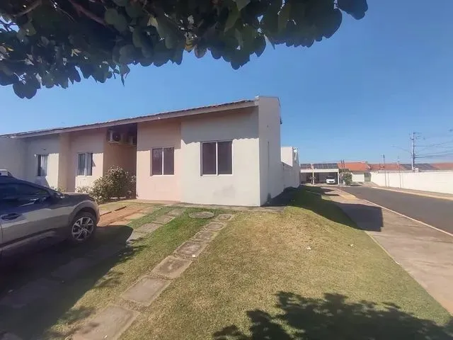 Imagem: Casa de Esquina em Condominio Fechado