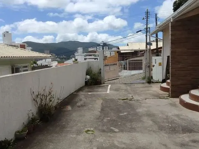 Imagem 12: Casa com Dois Quartos na Agronômica