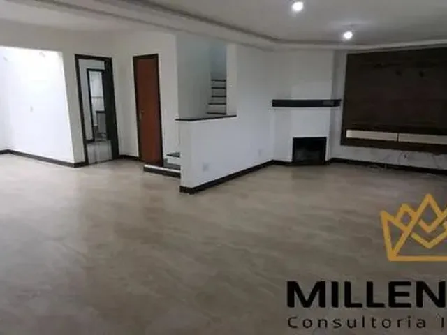 Imagem: Casa em Condomínio 4 Dorm. - Bairro Cruzeiro