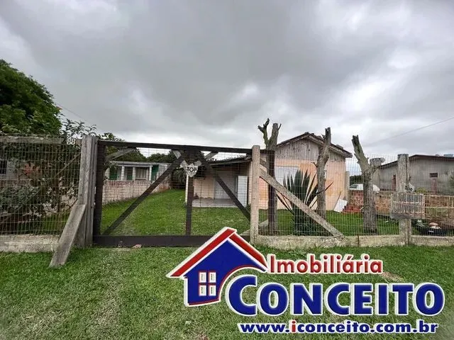 Imagem 3: C572 - Residência com 3 Dormitórios Localizada no Balneário Mariluz