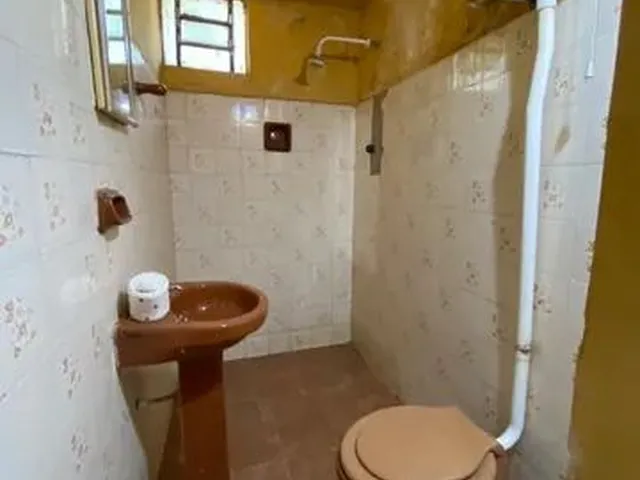 Imagem 2: Vendo Lote com Casa (Beco da Raposa Rua02