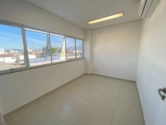 Imagem 9: Sala Comercial no Centro de Biguaçu