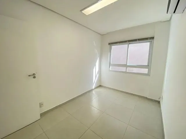 Imagem 7: Sala Comercial no Centro de Biguaçu