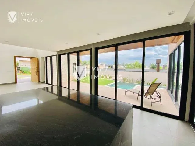 Imagem: Casa com 3 Dormitórios À Venda, 301 M²