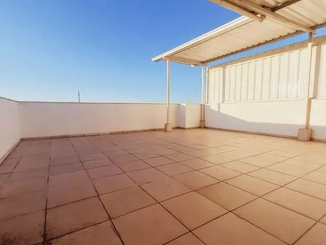 Imagem: Cobertura com 2 Quartos em Martelos (São