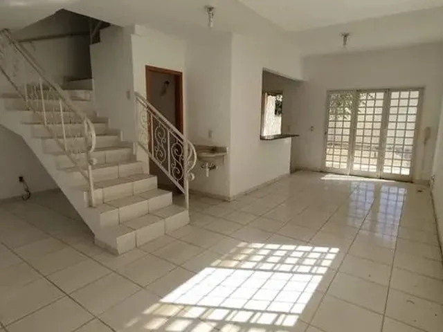 Imagem 1: Casa de Vila Sobrado para Aluguel Tem 160 Metros Quadrados com 3 Quartos em Cuiabá/Mt