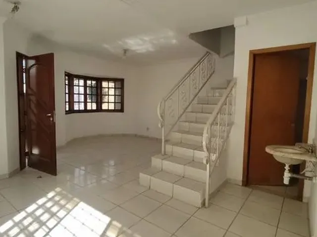 Imagem 12: Casa de Vila Sobrado para Aluguel Tem 160 Metros Quadrados com 3 Quartos em Cuiabá/Mt