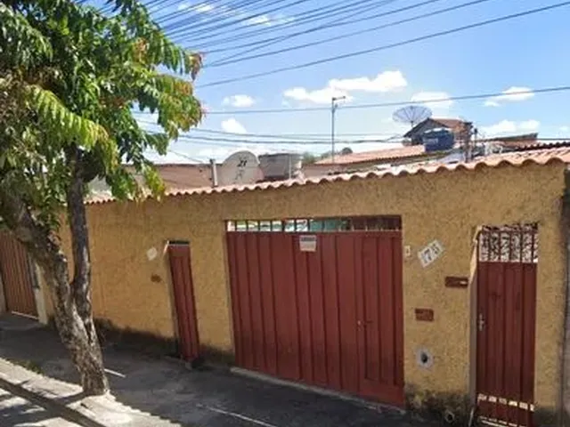 Imagem: Vende Casa / 02 Barracões Ao Lado e Ao