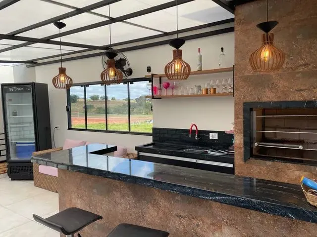Imagem 1: Linda Casa com Área de Lazer e Piscina