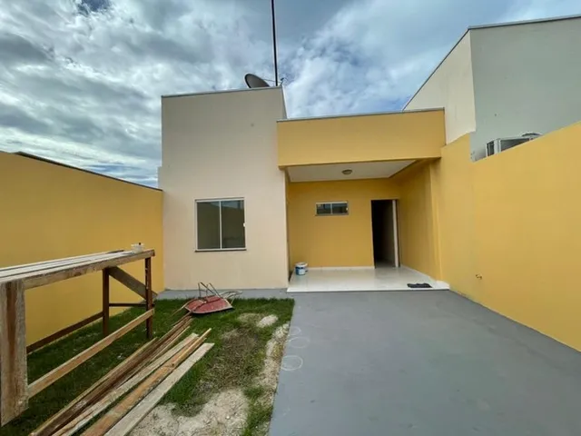 Imagem: A casa possui 2 Dormitórios, 2 Banheiros, 2 Vagas na