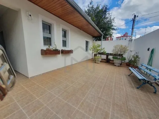 Imagem: Casa Térrea - 05 Dormitórios - Vila Nova