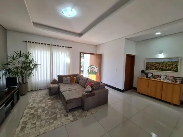 Imagem: Casa com 4 Dormitórios À Venda, 270 M²